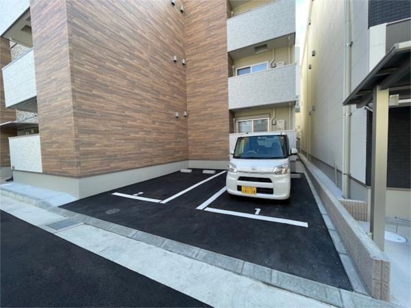 フジパレス長洲公園III番館 駐車場