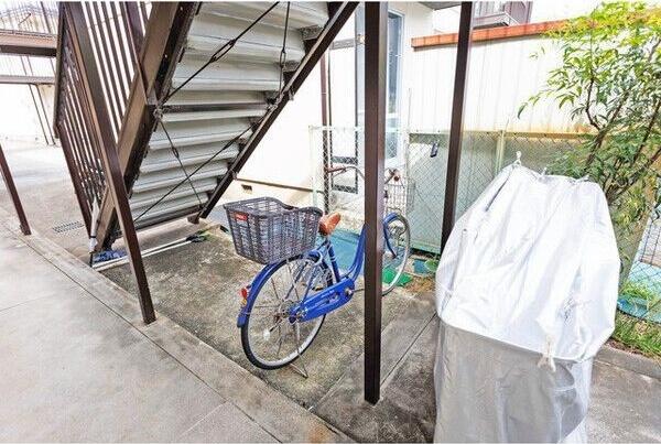 乾ハイツB棟 駐車場
