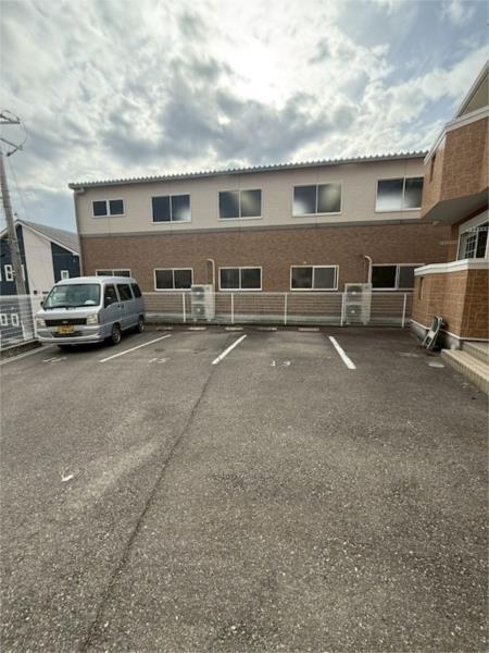 ルマージュ神戸3番館 駐車場