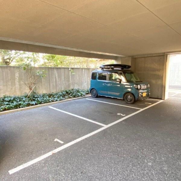 ツインエクセルホリコ 駐車場