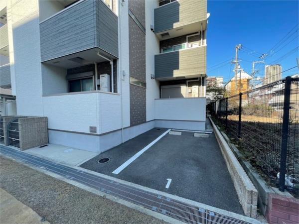 フジパレス西本町V番館 駐車場