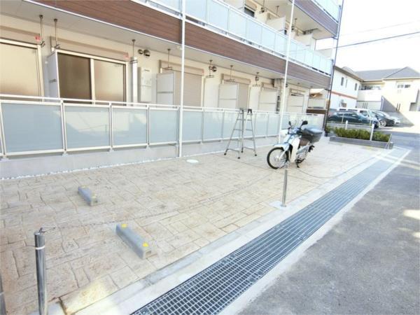 リブリ・ファイン塚口町 駐車場