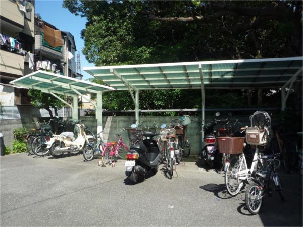ハイツ寺本 駐車場
