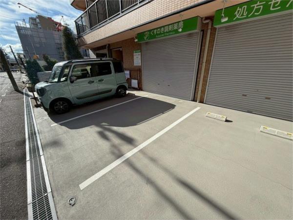 リビングエース平和 駐車場