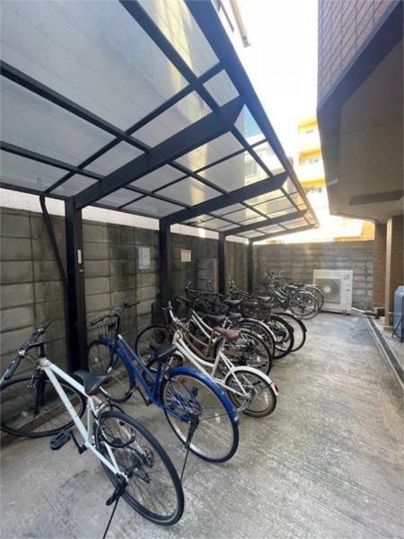 ARK21 駐車場