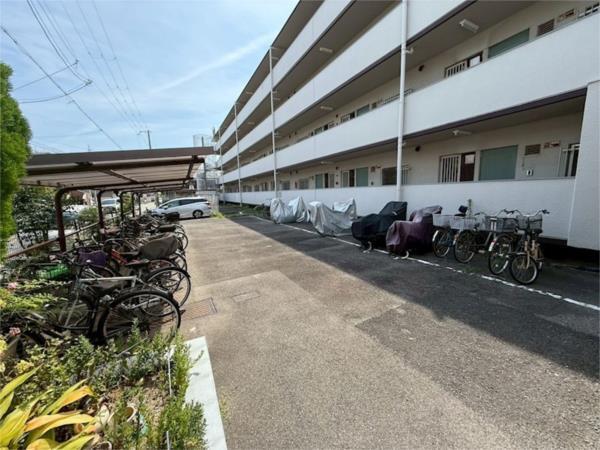 橋本第２マンション 駐車場