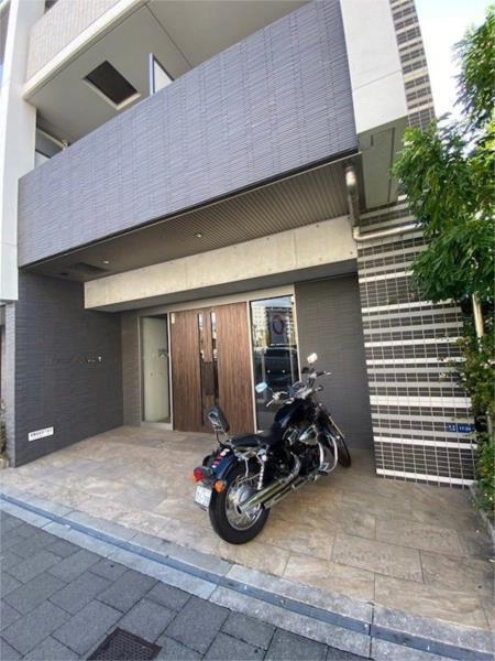 J.T.大阪WEST エントランス