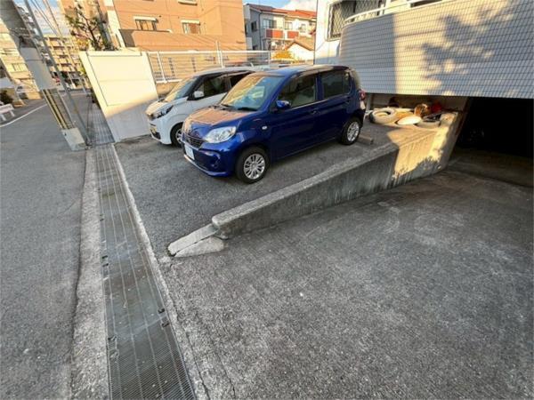 グレース園田 駐車場