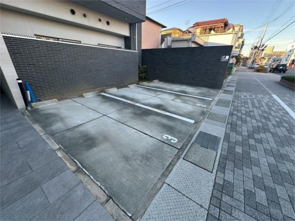 サンクラッソ伊丹 駐車場