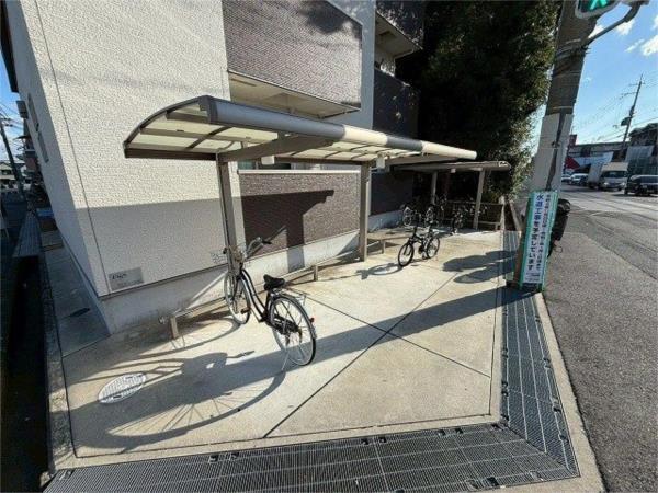 フジパレス立花駅南I番館 駐車場
