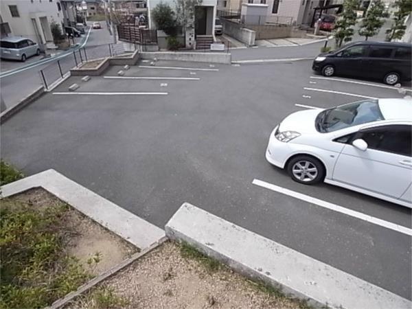 アーマビリータII 駐車場