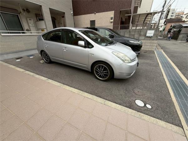 リブリ・oak 出屋敷 駐車場