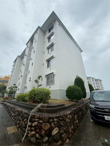 垂水高丸住宅４号棟 エントランス
