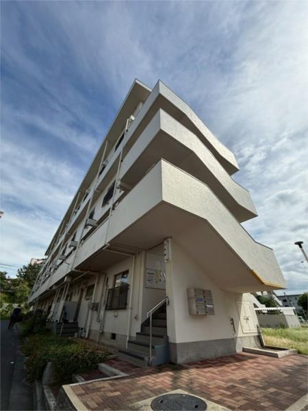 松が丘住宅１４号棟 エントランス