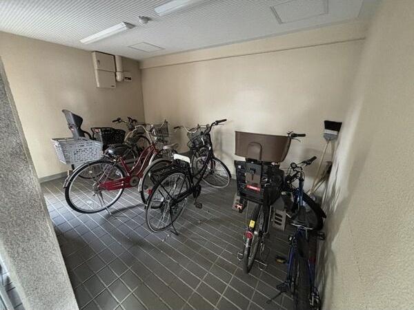 ラ・モーブ 駐車場