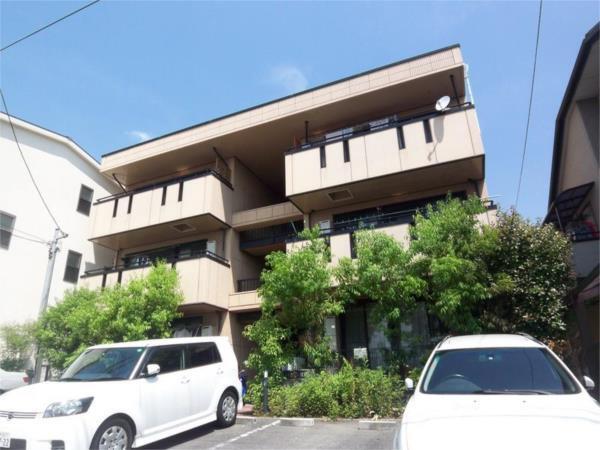シャルマン岩屋 外観