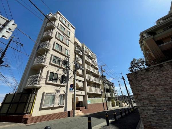 ドルフ西岡本 外観