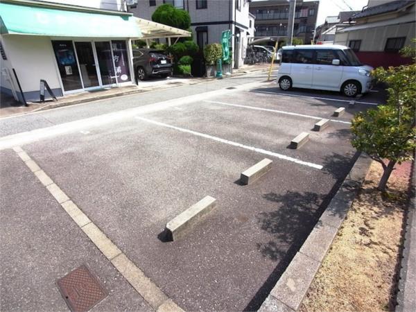 エスポワールII 駐車場