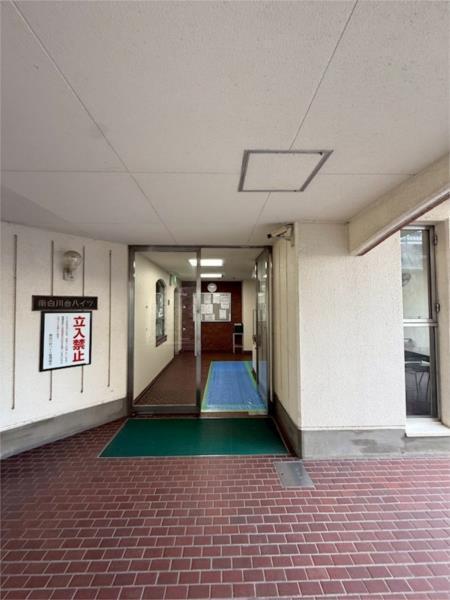 南白川台ハイツ エントランス