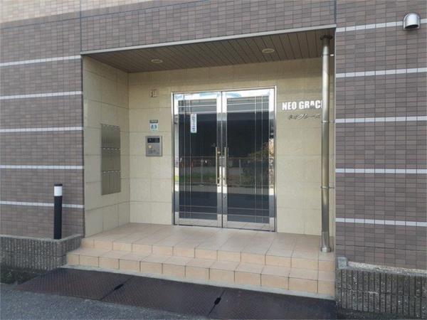 ネオグレース エントランス
