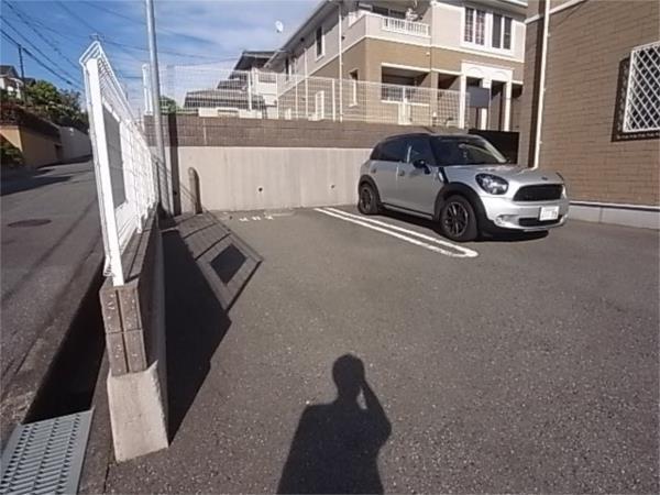 ネーベルベルク壱番館 駐車場