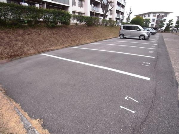狩口台住宅22号棟 駐車場