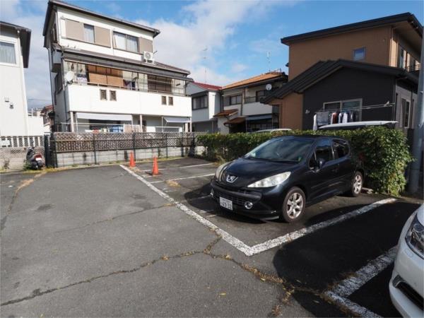 パープルウエスト 駐車場