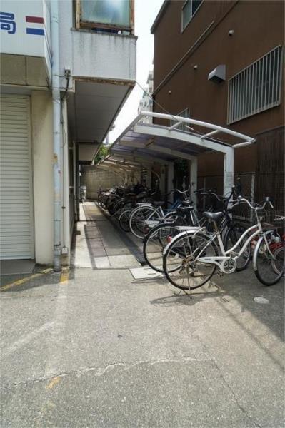 エメラルド久々知パートII 駐車場