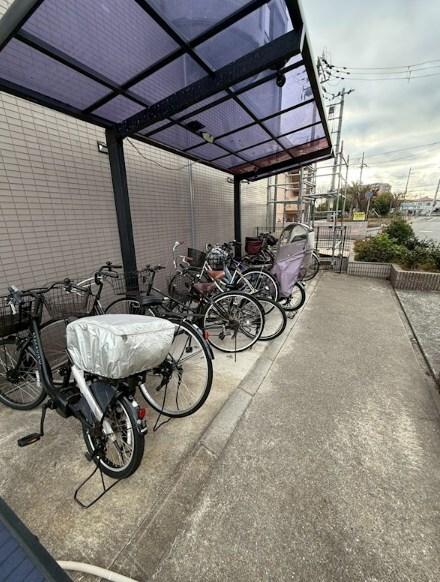 オーズコート 駐車場