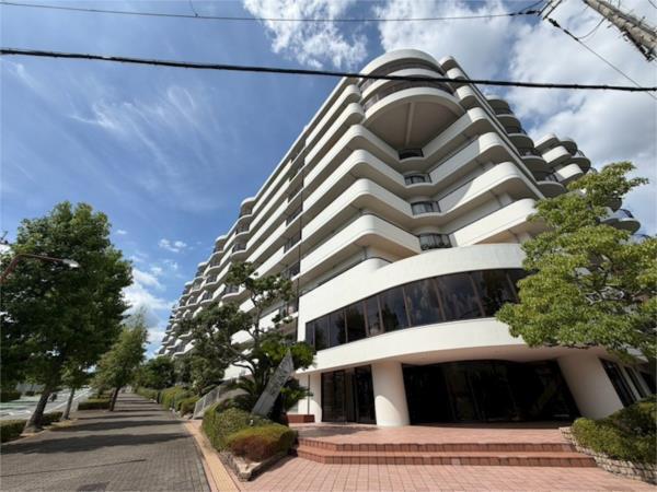 カーソルーナ1番館 外観
