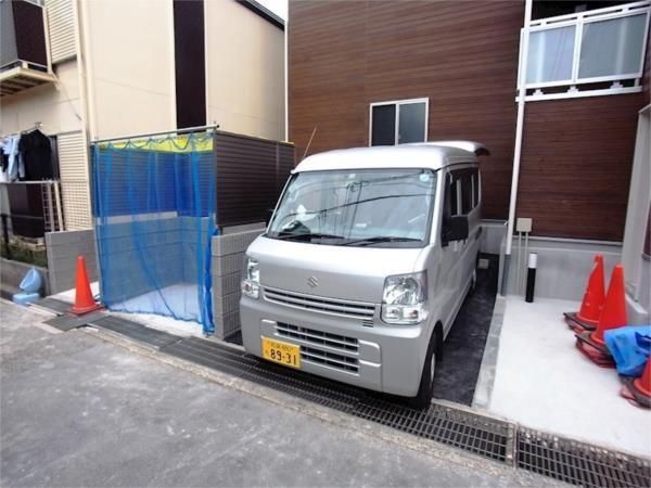 リブリ・魚崎 駐車場