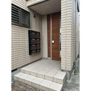 潮見台コート エントランス