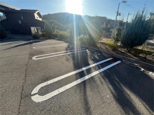 サンハイツ北六甲五番館 駐車場