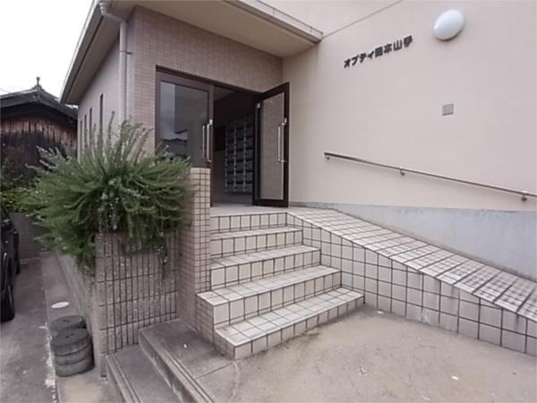 オプティ岡本山手 エントランス