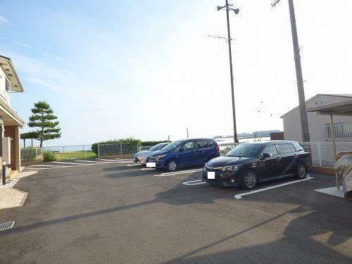 シエラメール 駐車場