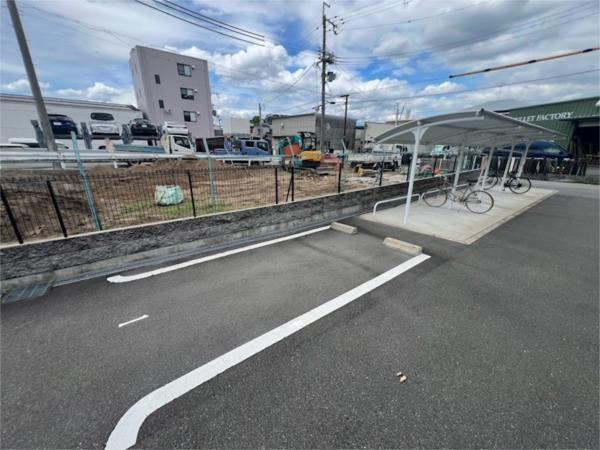 シャレード 駐車場
