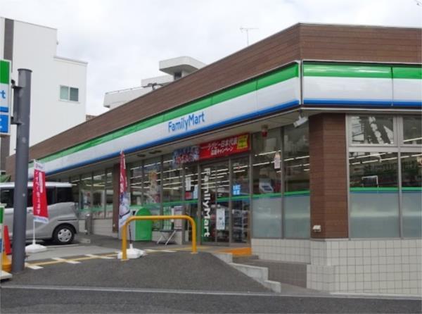 ﾌｧﾐﾘｰﾏｰﾄ 神戸城内通店：91m