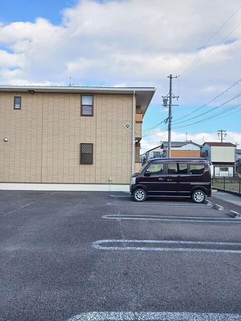 ライゼＡ（101） 駐車場