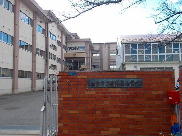一宮市立　丹陽西小学校：900m