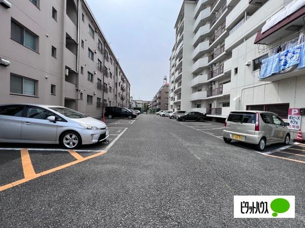 馬引コーポラスA棟 駐車場