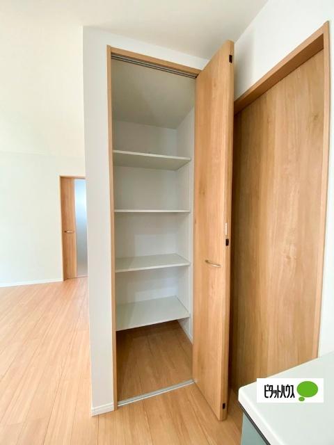 古市場　新築戸建 収納