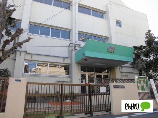 葛飾区立堀切小学校：257m