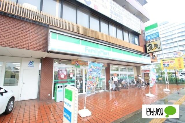 ファミリーマート加平一丁目店：85m