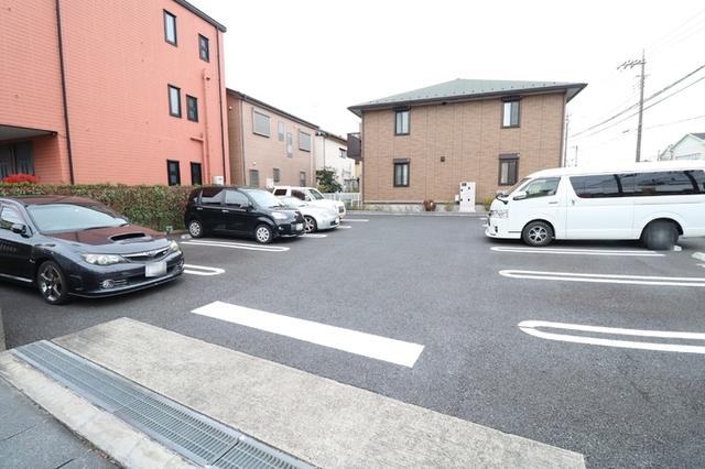 メゾンボヌール（102） 駐車場