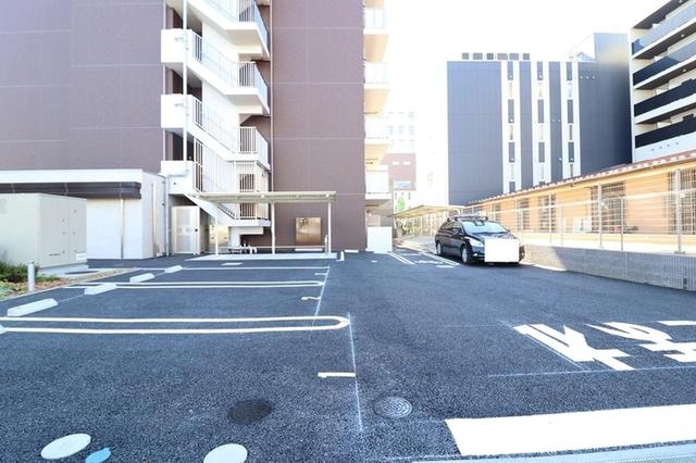 LIGHT  HOUSE（301） 駐車場