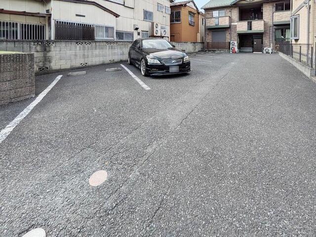 パル・ファミール（102） 駐車場