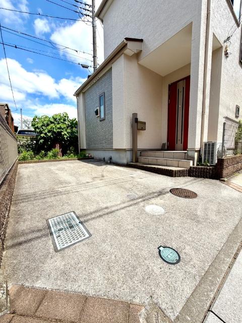 三郷市新和四丁目　中古戸建 駐車場