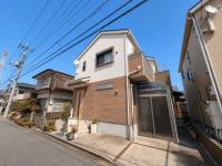 忙しく過ぎゆく日常を置き去るほど、ゆったりした時間が流れる住環境。『快適』は「家」と「街」と「環境」が調和した時に訪れるのだと改めて感じさせてくれます。
