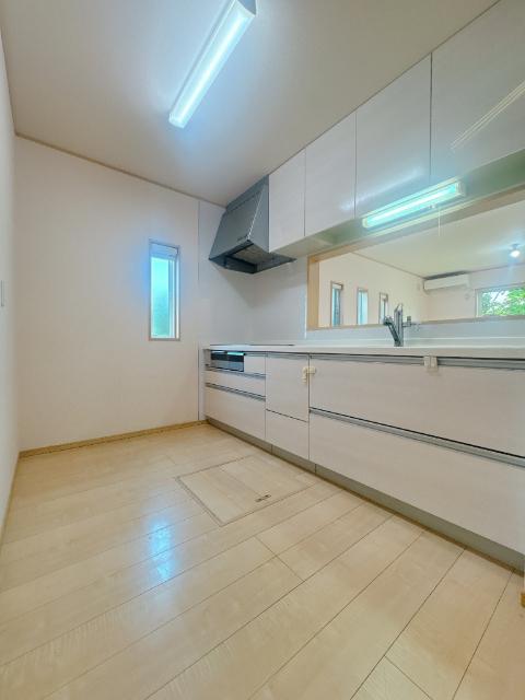 三郷市鷹野中古戸建 キッチン