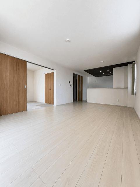 新和三丁目中古戸建 リビング